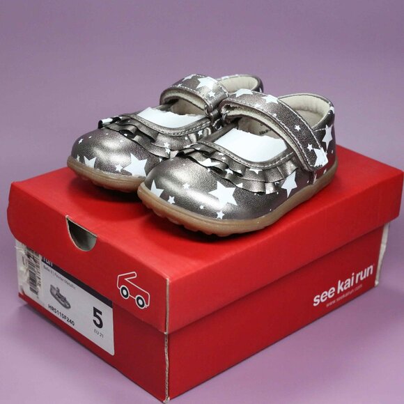 NEW!   See Kai Run Belle II Mary Janes in Pewter Metallic, Size 5 - Picture 1 of 9